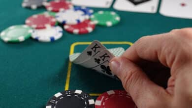 Top Differences Between Blackjack and Poker Players