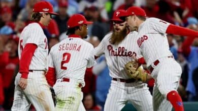 Phillies charge 7 homers for a 2-1 lead against the Astros