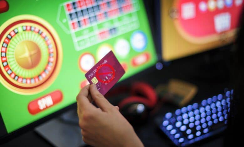 Ban credit cards for online gambling: Banks urge to Anthony Albanese