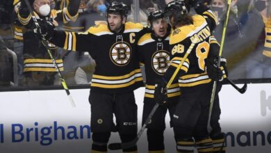 Brad Marchand secures hat trick to help Bruins defeat Jackets